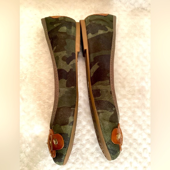 Gianni Bini Flat Shoes, 6.5 M, Combat Green - Picture 3 of 8